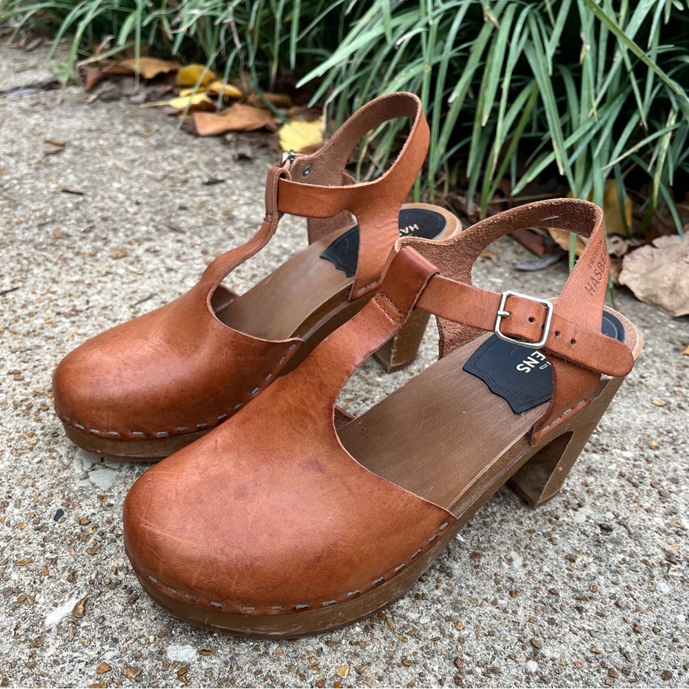 Swedish Hasbeens T-strap style clog